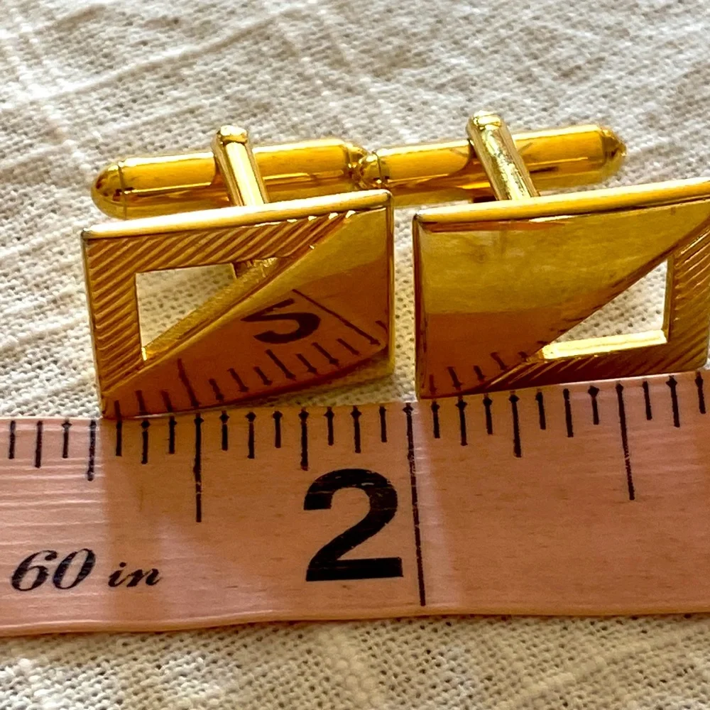 Vintage 70s Gold Plated Unsigned Gorgeous Cufflinks